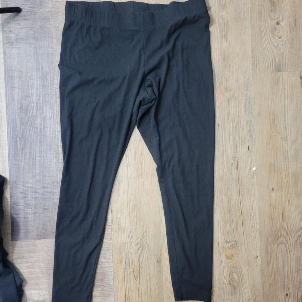 Bundle - Plus size XL (size 16/18) black leggings and short (Old Navy/Gap/H&M)